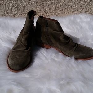 Kork-Ease Booties Size 8.5M
